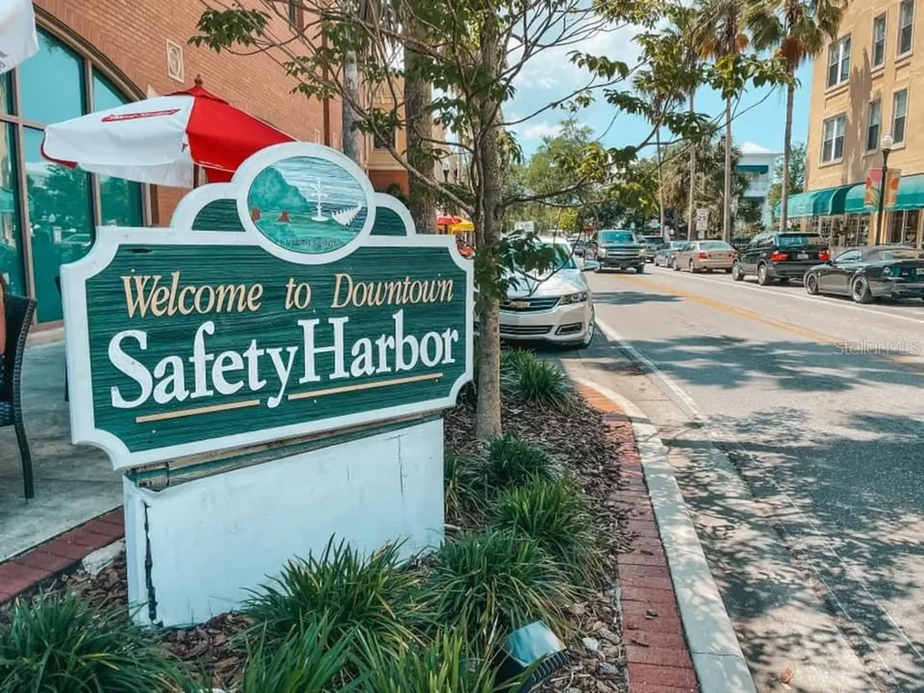2941A Shore Drive Safety Harbor FL 34695