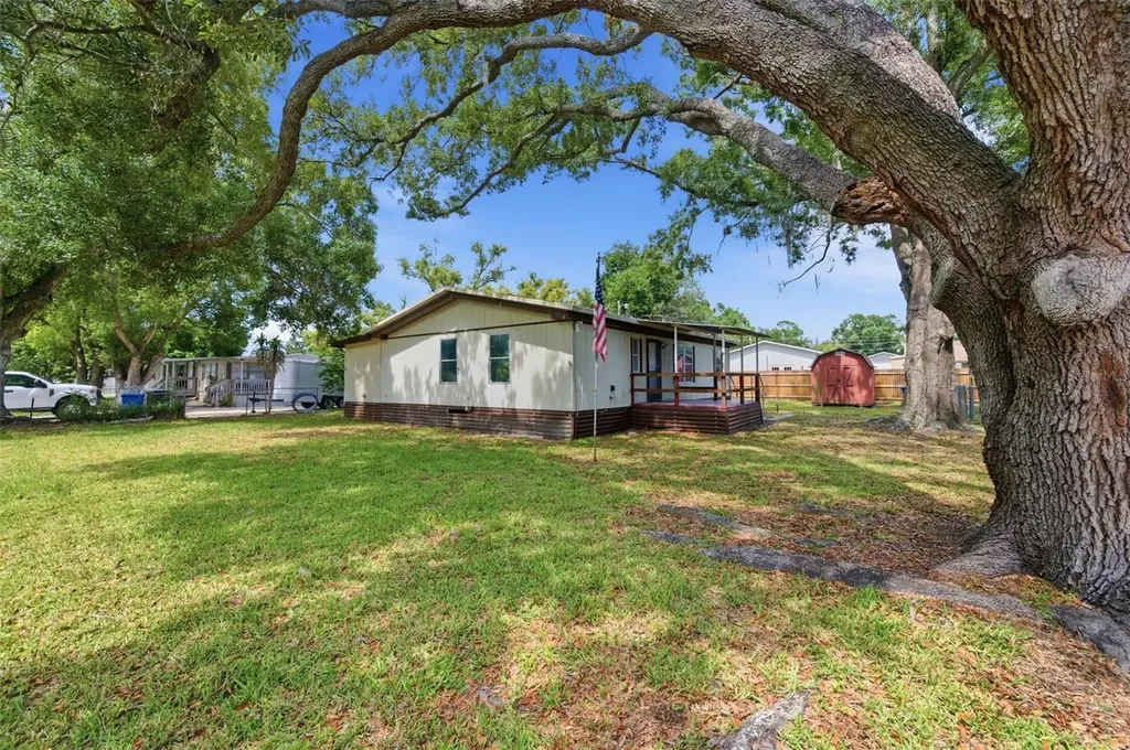 12917 Four Oaks Road Tampa FL 33624