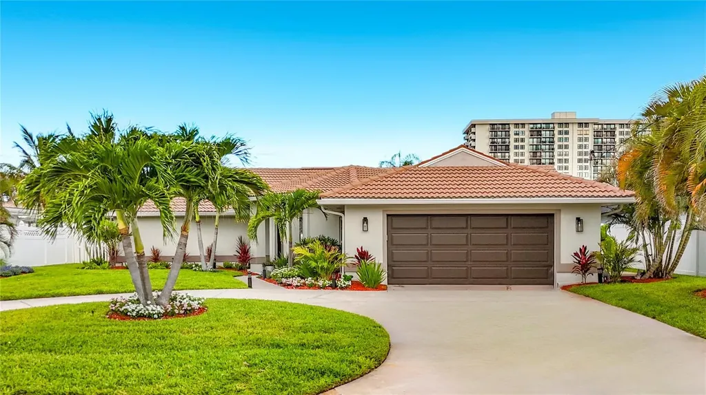 324 Leeward Island Clearwater Beach FL 33767