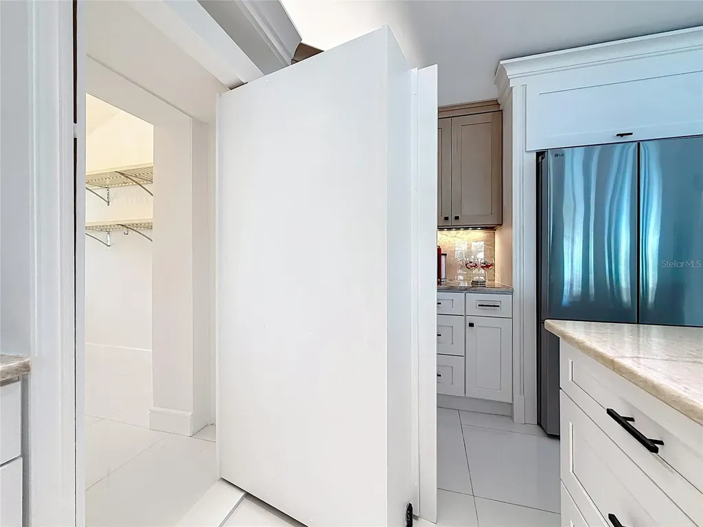 324 Leeward Island Clearwater Beach FL 33767