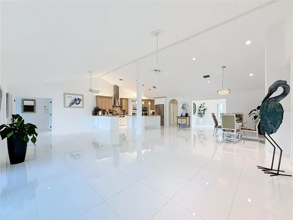 324 Leeward Island Clearwater Beach FL 33767
