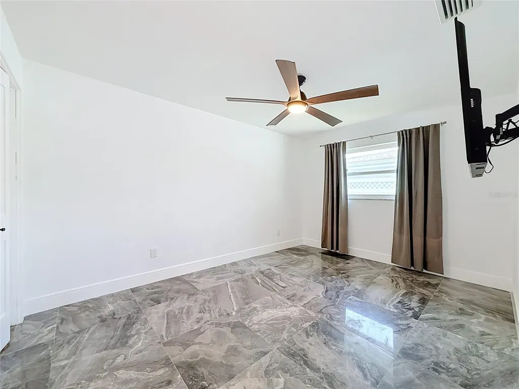 324 Leeward Island Clearwater Beach FL 33767
