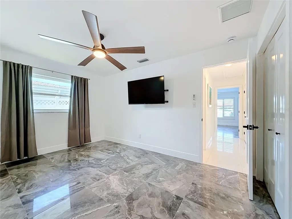 324 Leeward Island Clearwater Beach FL 33767
