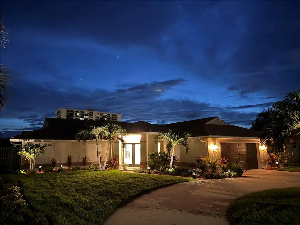 324 Leeward Island Clearwater Beach FL 33767