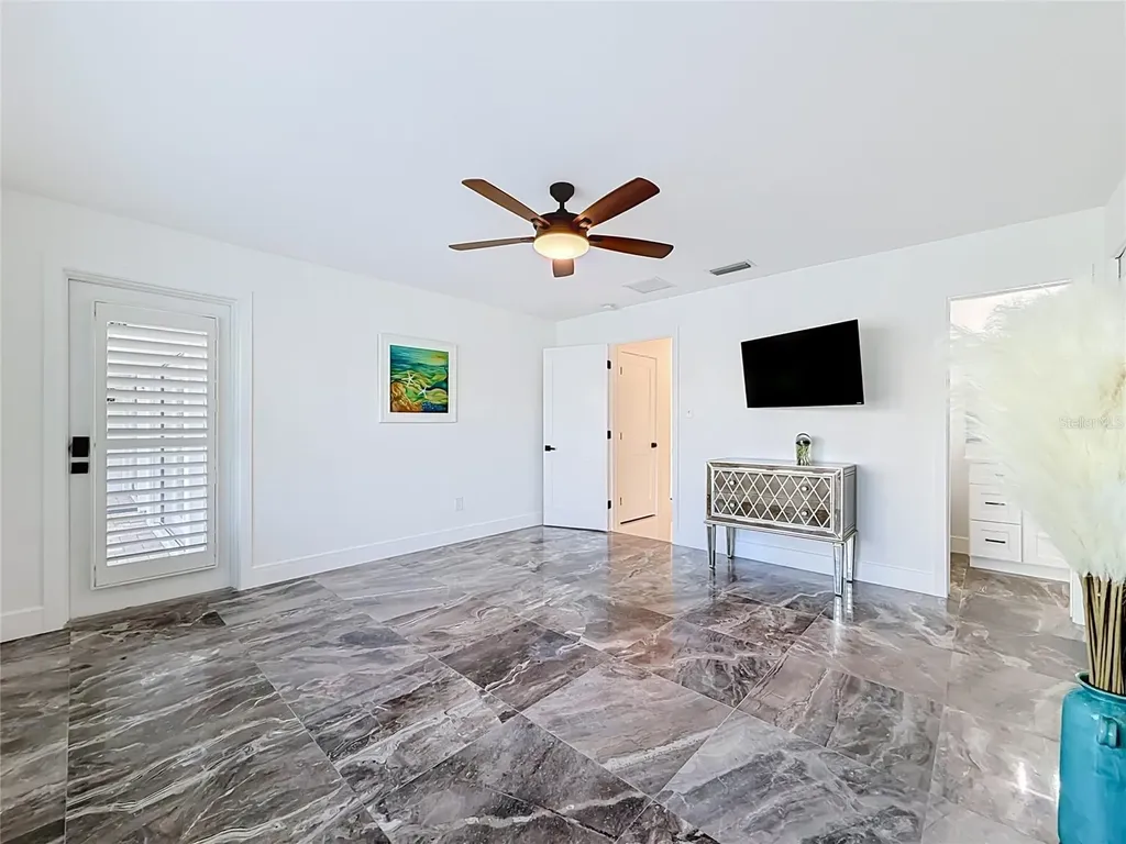 324 Leeward Island Clearwater Beach FL 33767