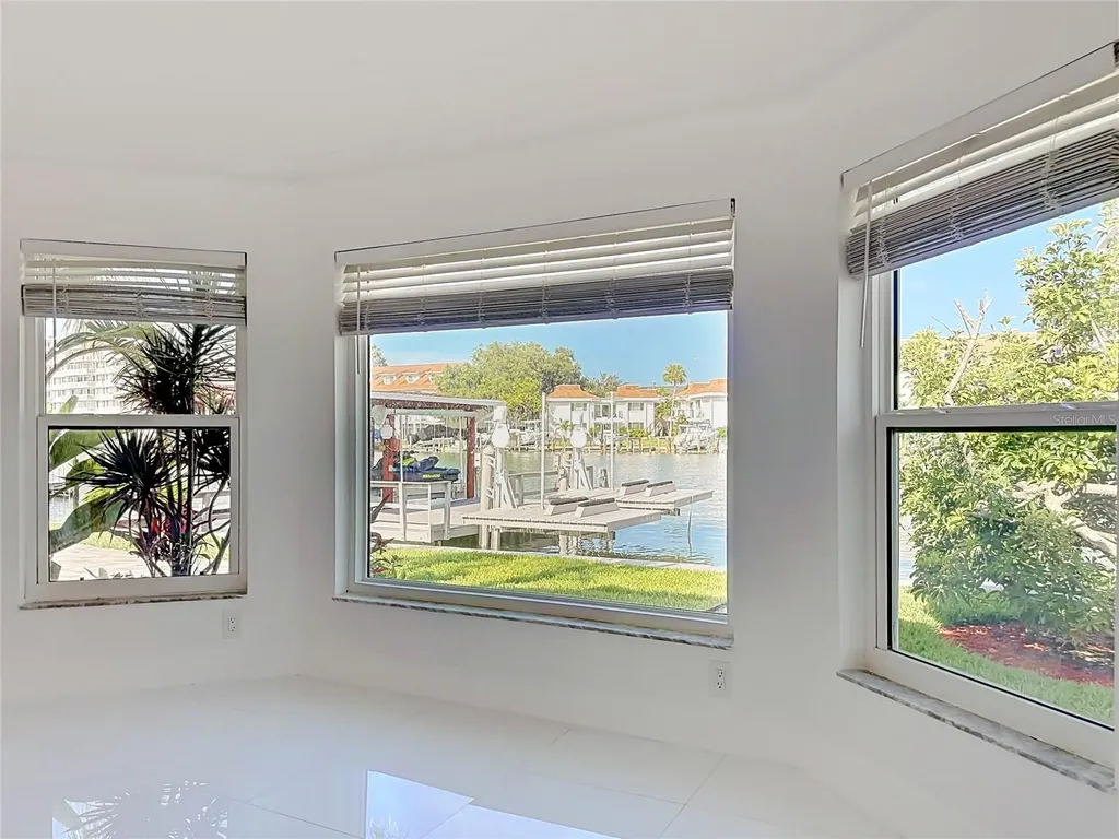 324 Leeward Island Clearwater Beach FL 33767
