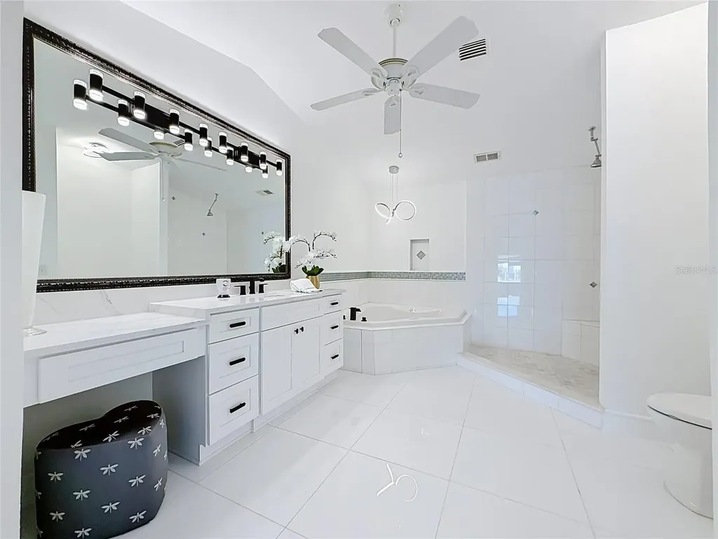 324 Leeward Island Clearwater Beach FL 33767