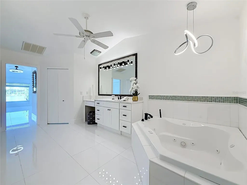 324 Leeward Island Clearwater Beach FL 33767