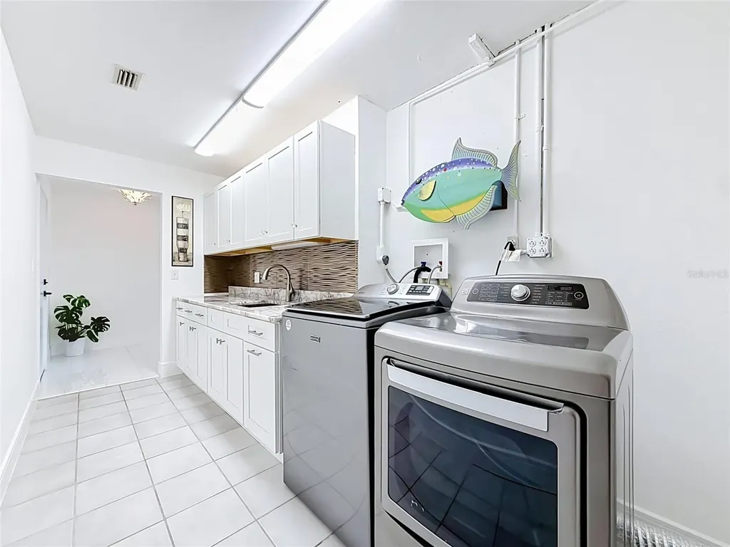 324 Leeward Island Clearwater Beach FL 33767