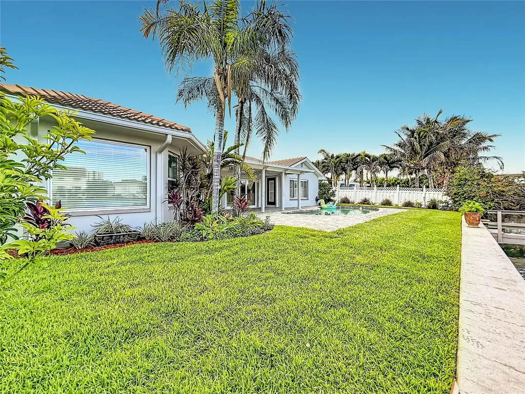 324 Leeward Island Clearwater Beach FL 33767
