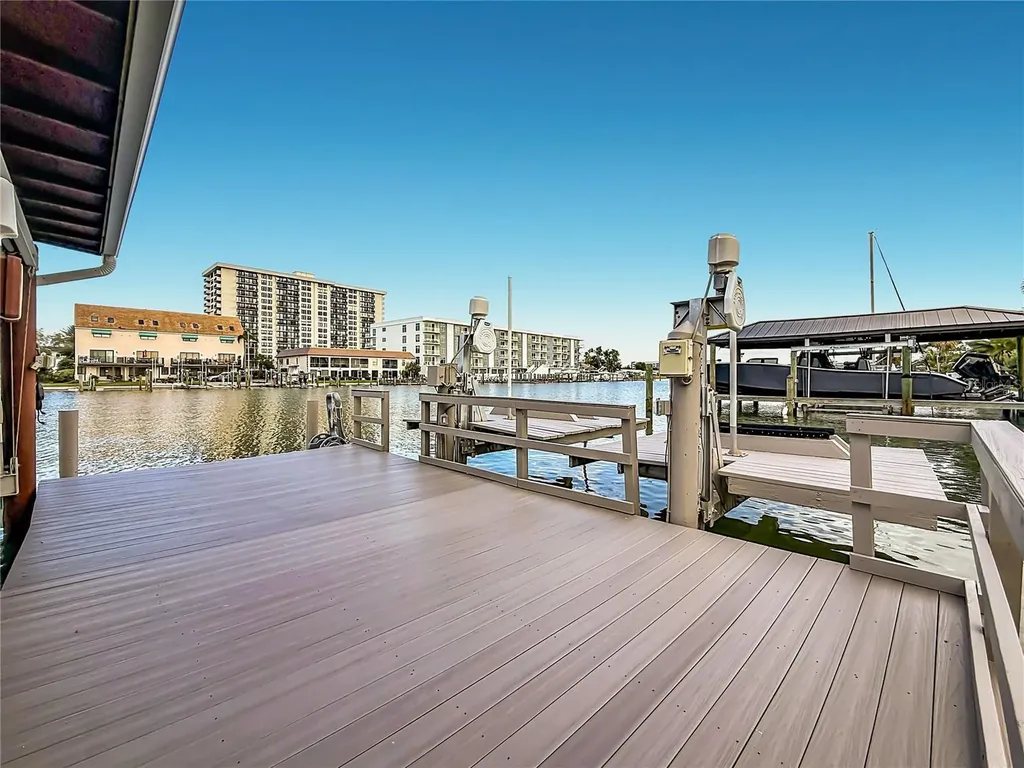 324 Leeward Island Clearwater Beach FL 33767