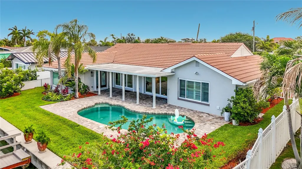 324 Leeward Island Clearwater Beach FL 33767