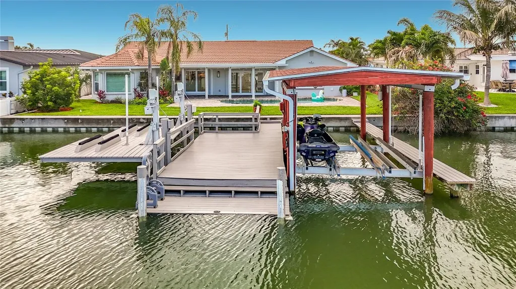 324 Leeward Island Clearwater Beach FL 33767