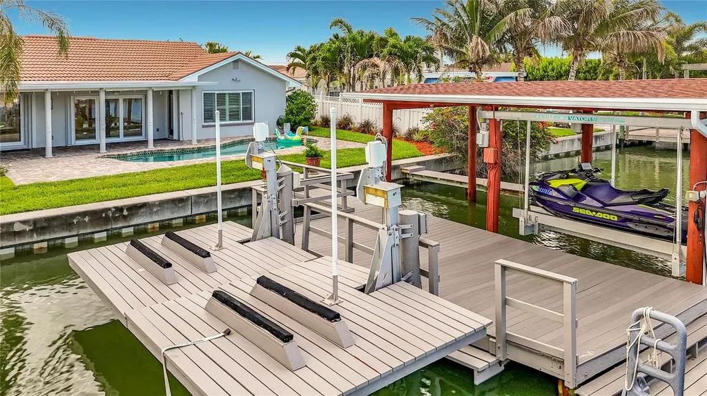 324 Leeward Island Clearwater Beach FL 33767