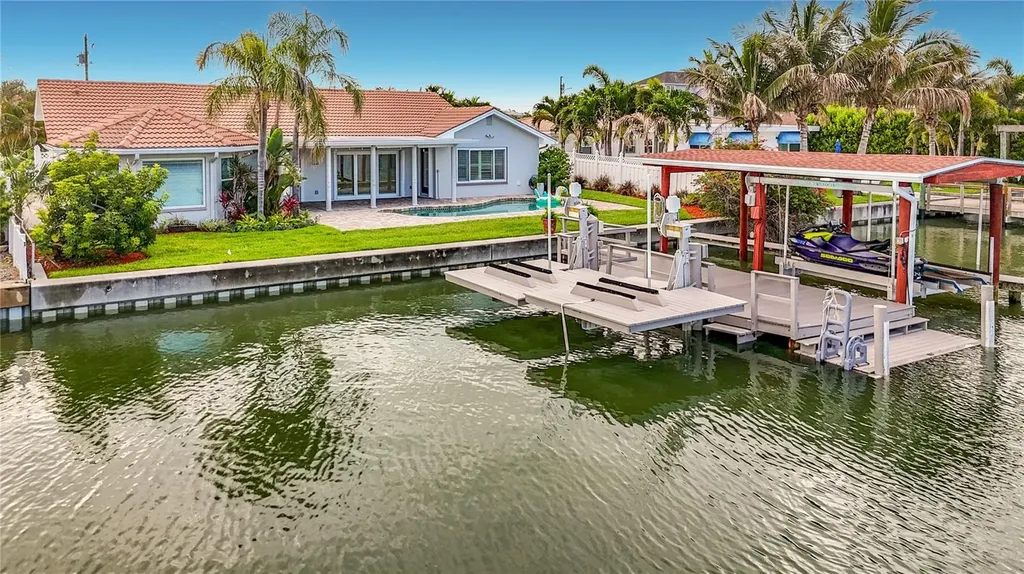 324 Leeward Island Clearwater Beach FL 33767