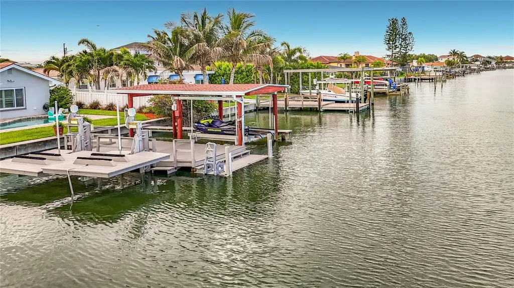 324 Leeward Island Clearwater Beach FL 33767