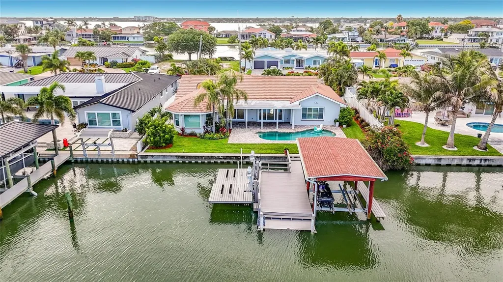 324 Leeward Island Clearwater Beach FL 33767