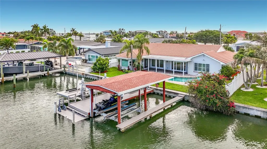 324 Leeward Island Clearwater Beach FL 33767