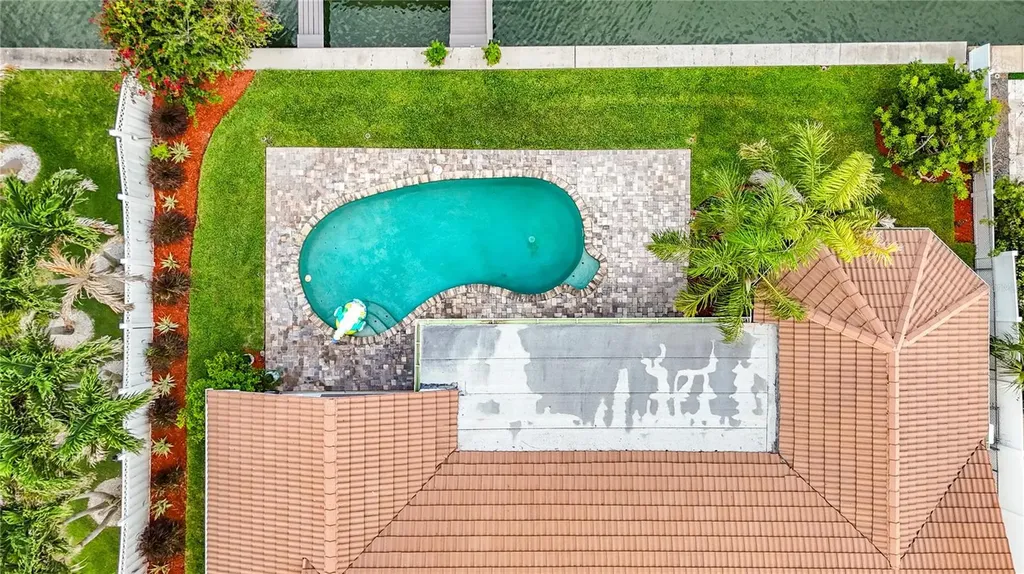 324 Leeward Island Clearwater Beach FL 33767