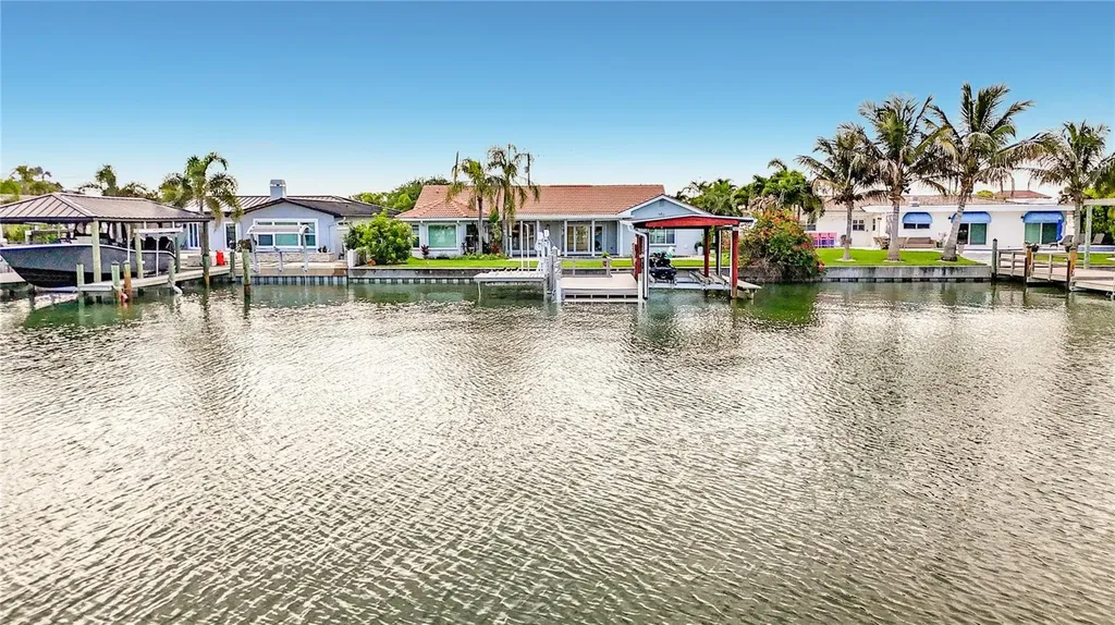 324 Leeward Island Clearwater Beach FL 33767