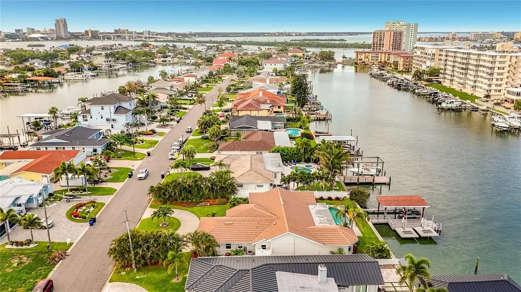 324 Leeward Island Clearwater Beach FL 33767