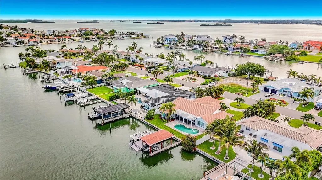 324 Leeward Island Clearwater Beach FL 33767