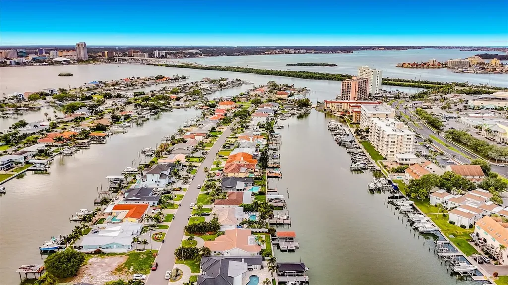 324 Leeward Island Clearwater Beach FL 33767