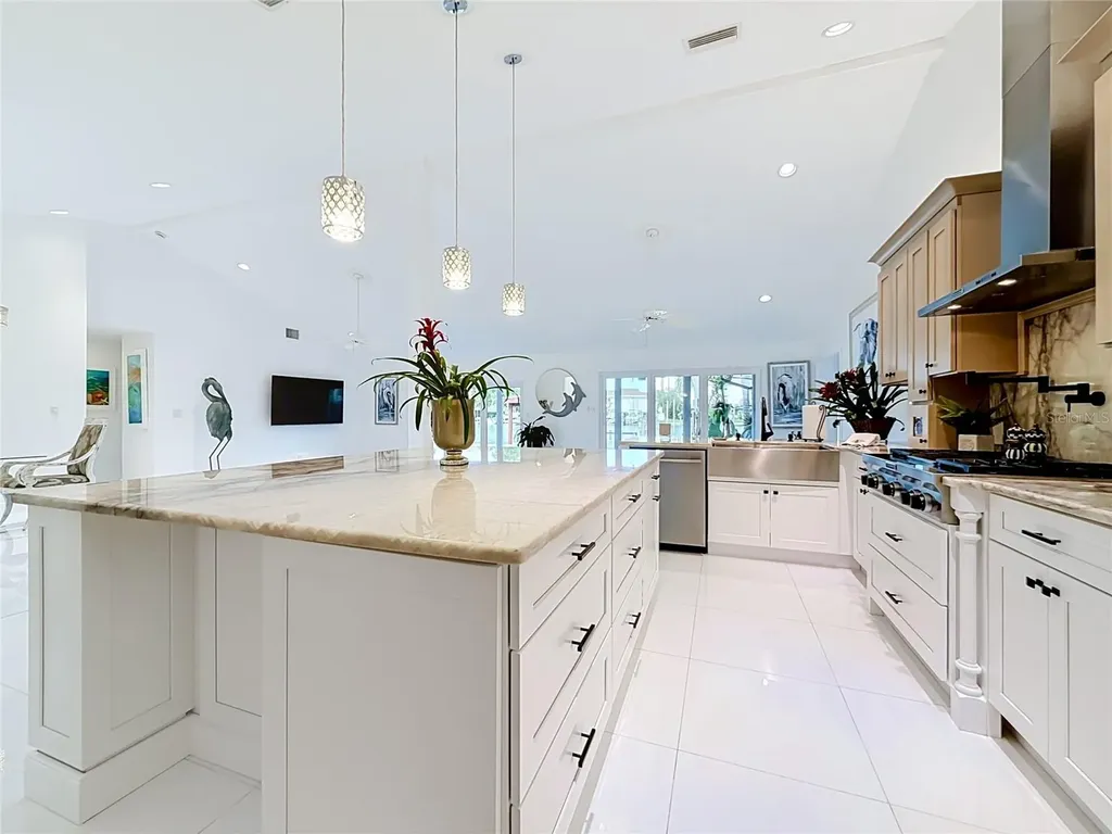 324 Leeward Island Clearwater Beach FL 33767