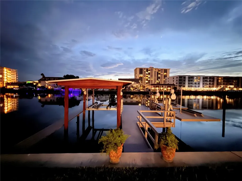 324 Leeward Island Clearwater Beach FL 33767