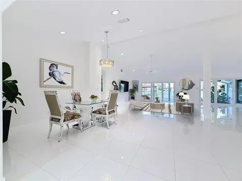 324 Leeward Island Clearwater Beach FL 33767