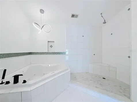 324 Leeward Island Clearwater Beach FL 33767