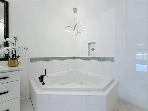 324 Leeward Island Clearwater Beach FL 33767