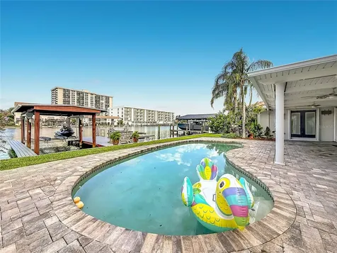 324 Leeward Island Clearwater Beach FL 33767