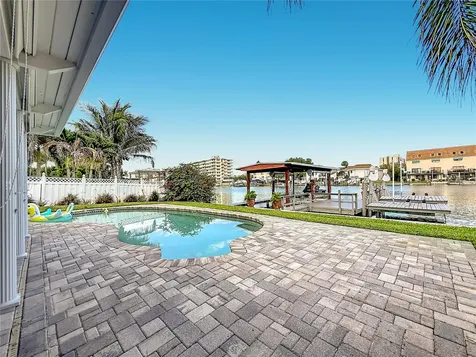 324 Leeward Island Clearwater Beach FL 33767