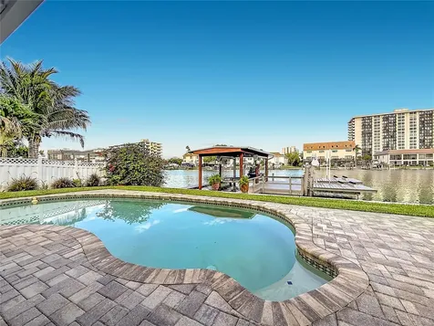 324 Leeward Island Clearwater Beach FL 33767