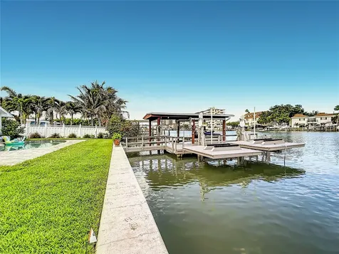 324 Leeward Island Clearwater Beach FL 33767