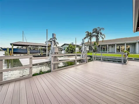 324 Leeward Island Clearwater Beach FL 33767