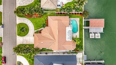 324 Leeward Island Clearwater Beach FL 33767