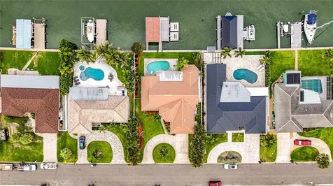 324 Leeward Island Clearwater Beach FL 33767