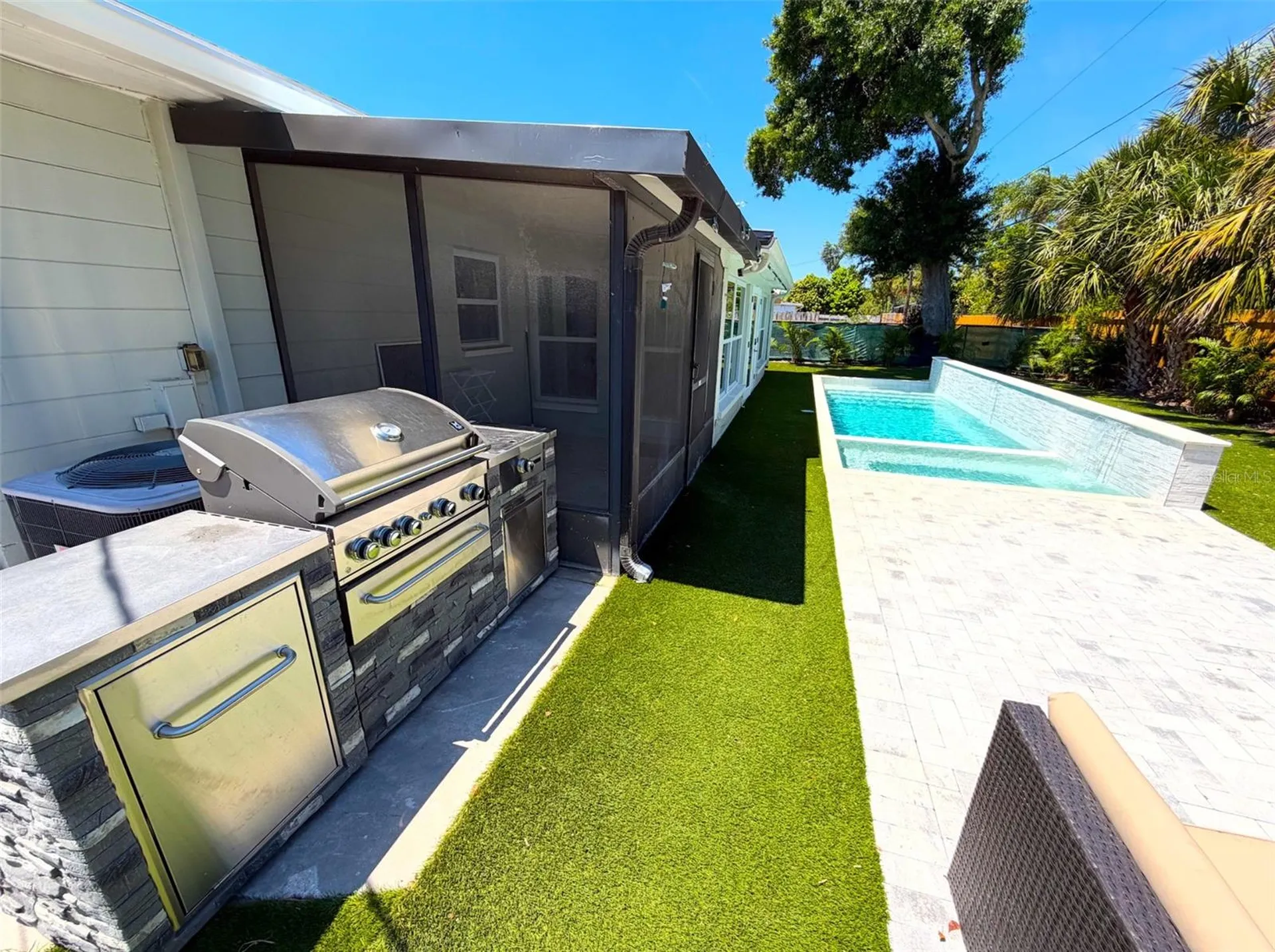 5813 26th Avenue N St Petersburg FL 33710