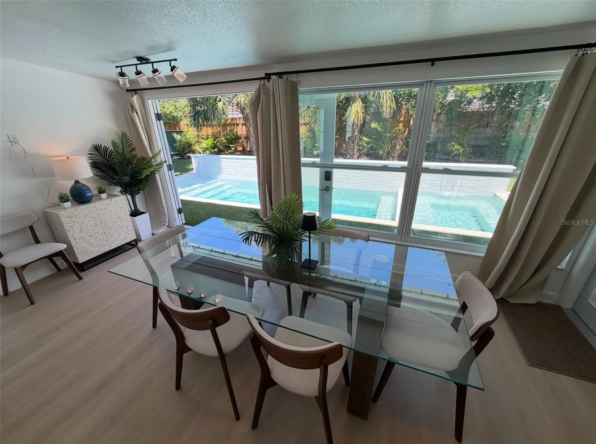 5813 26th Avenue N St Petersburg FL 33710