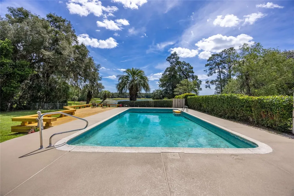 3933 SE State Road 21 Keystone Heights FL 32656