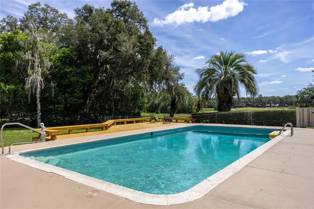 3933 SE State Road 21 Keystone Heights FL 32656