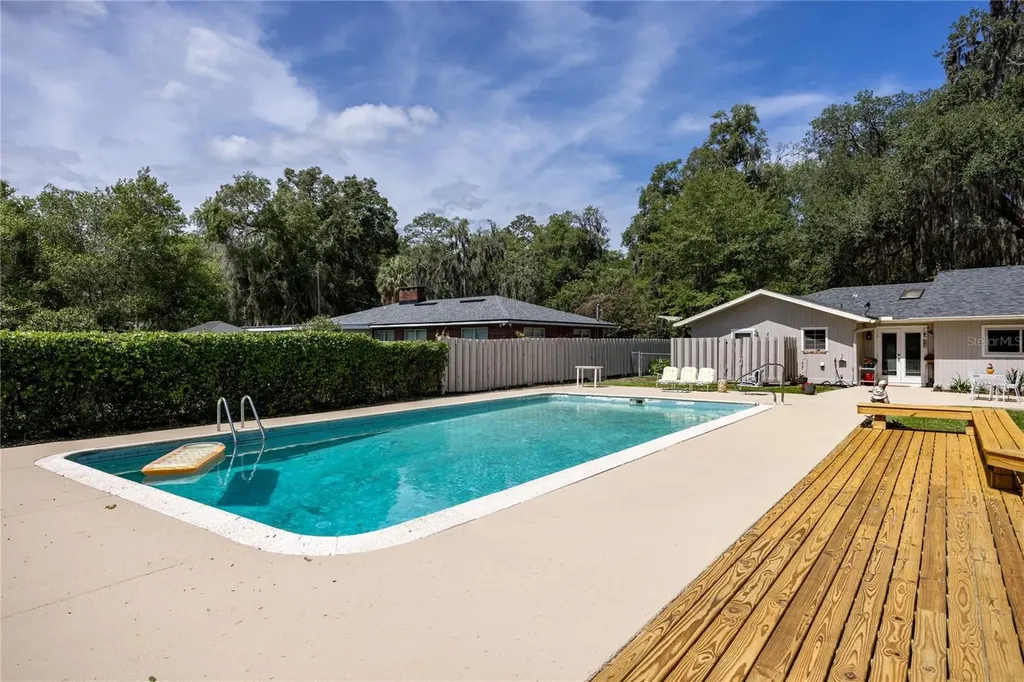 3933 SE State Road 21 Keystone Heights FL 32656