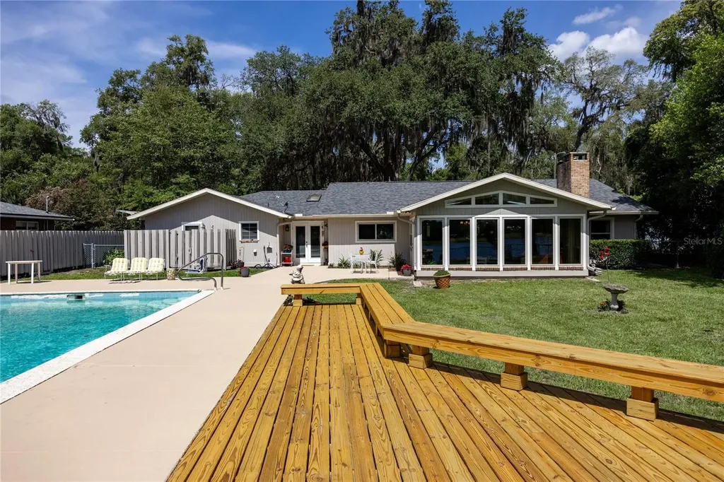 3933 SE State Road 21 Keystone Heights FL 32656