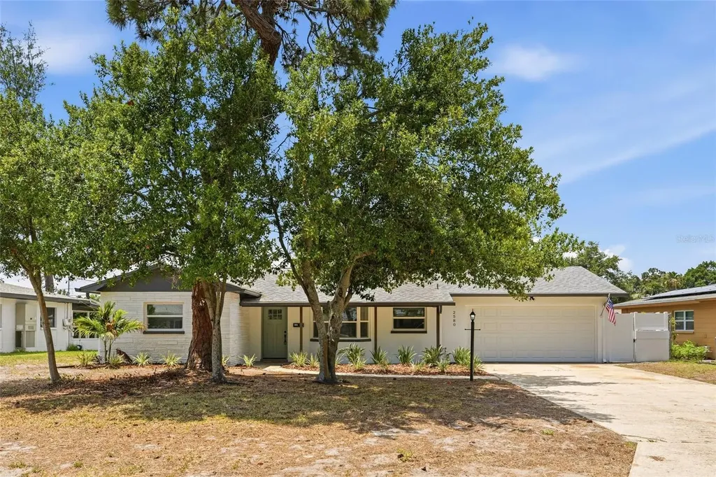 2580 68th Avenue S St Petersburg FL 33712