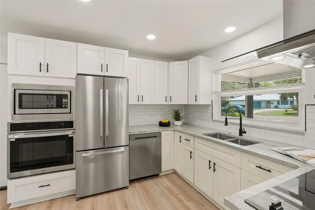 2580 68th Avenue S St Petersburg FL 33712