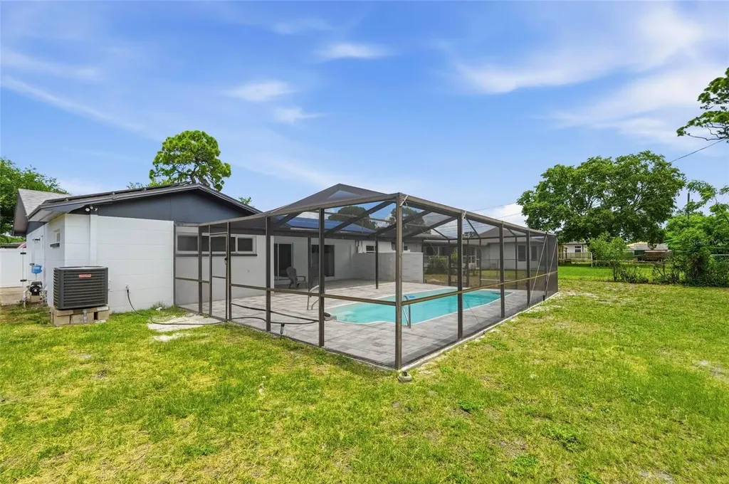 2580 68th Avenue S St Petersburg FL 33712