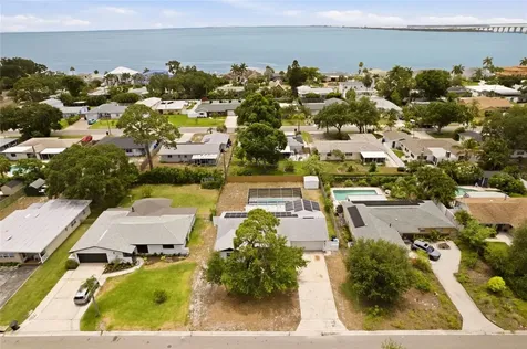 2580 68th Avenue S St Petersburg FL 33712