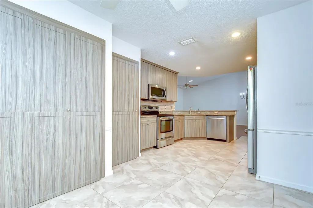 818 Mccallister Avenue Sun City Center FL 33573